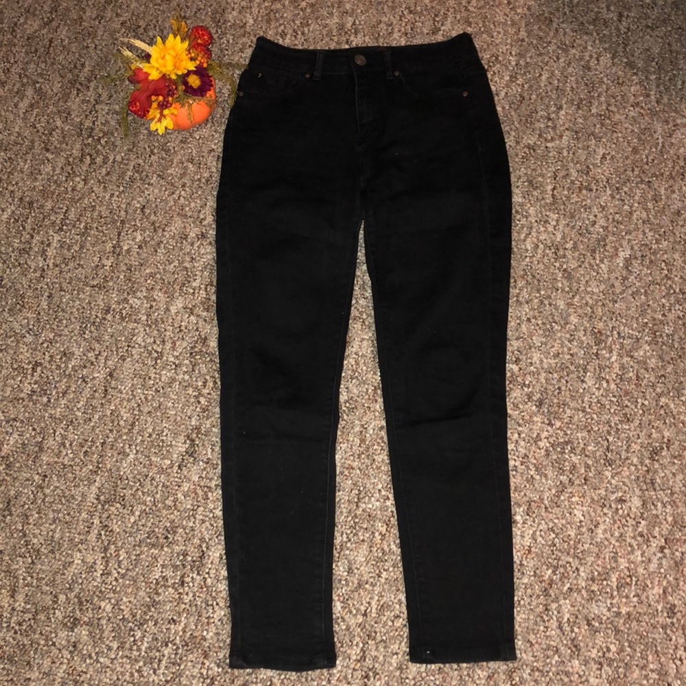 🖤Black skinny jeans🖤
